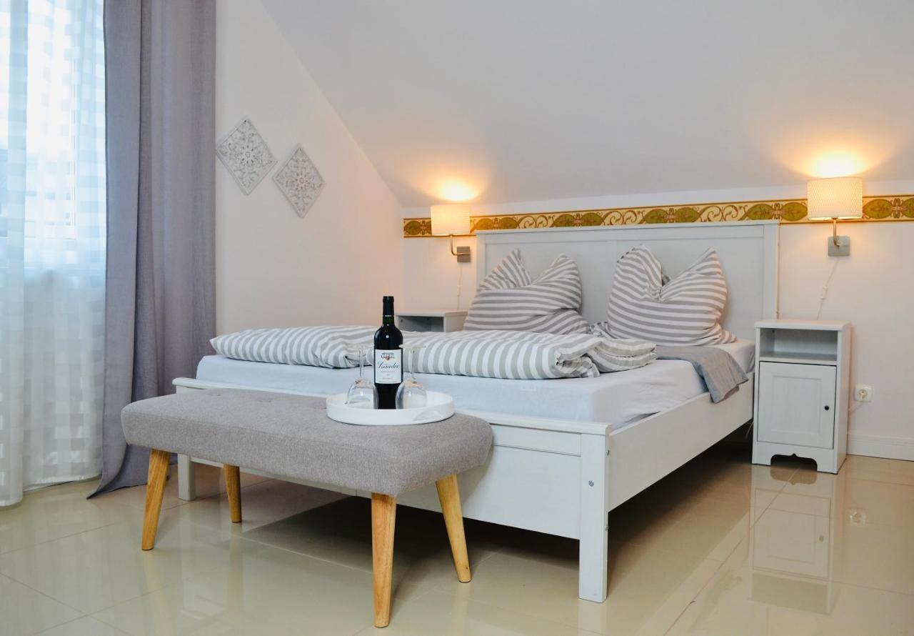 Iwona Pokoje Apartamenty Карвиа Экстерьер фото
