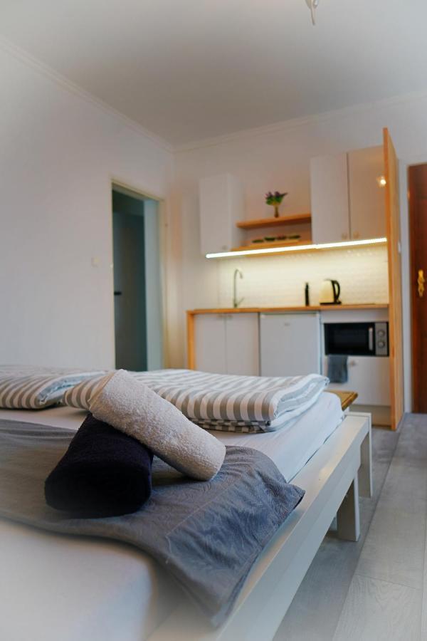 Iwona Pokoje Apartamenty Карвиа Экстерьер фото