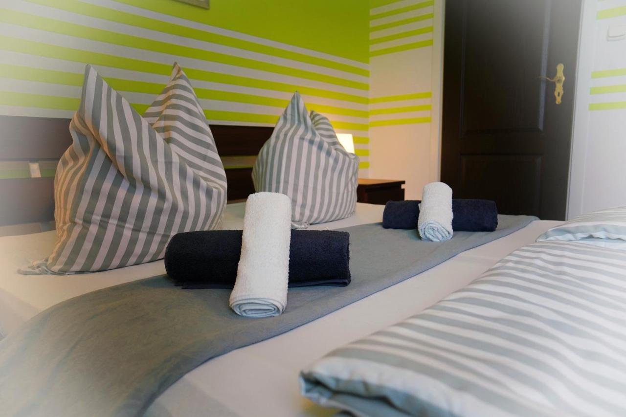 Iwona Pokoje Apartamenty Карвиа Экстерьер фото