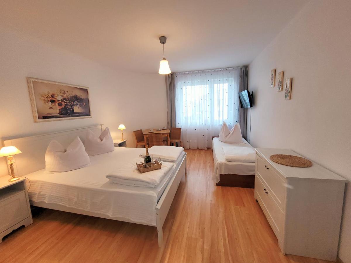Iwona Pokoje Apartamenty Карвиа Экстерьер фото