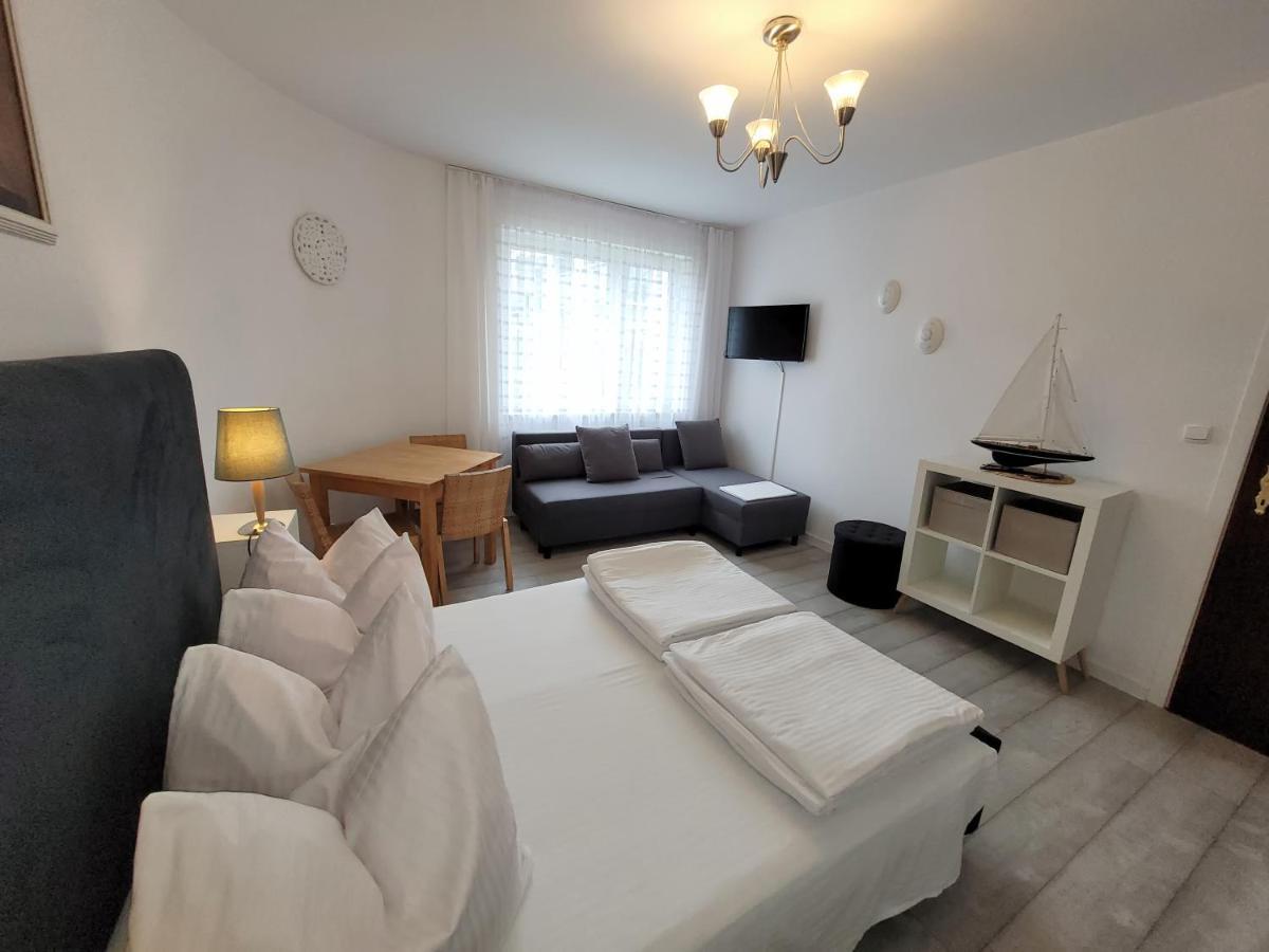 Iwona Pokoje Apartamenty Карвиа Экстерьер фото