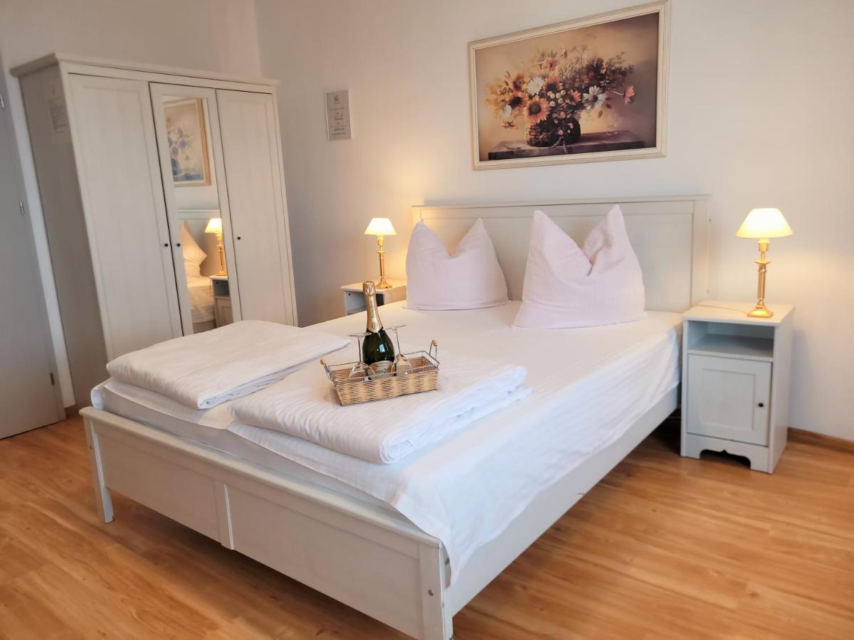 Iwona Pokoje Apartamenty Карвиа Экстерьер фото