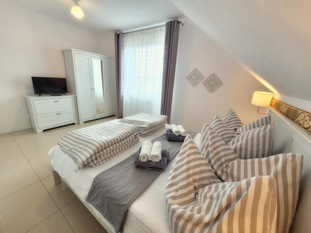 Iwona Pokoje Apartamenty Карвиа Экстерьер фото