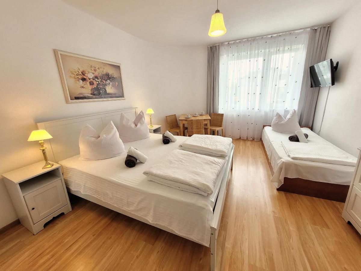 Iwona Pokoje Apartamenty Карвиа Экстерьер фото