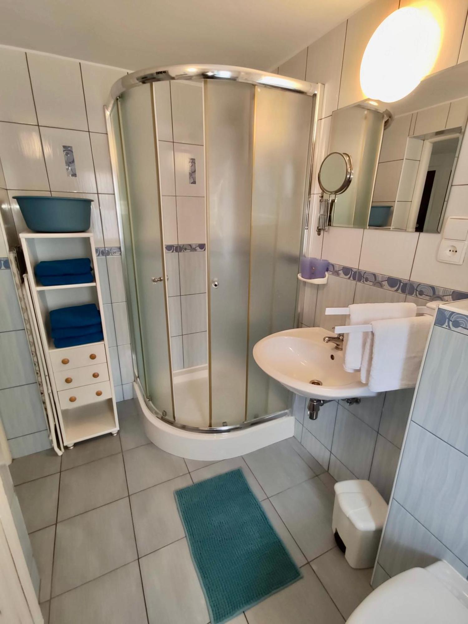 Iwona Pokoje Apartamenty Карвиа Номер фото